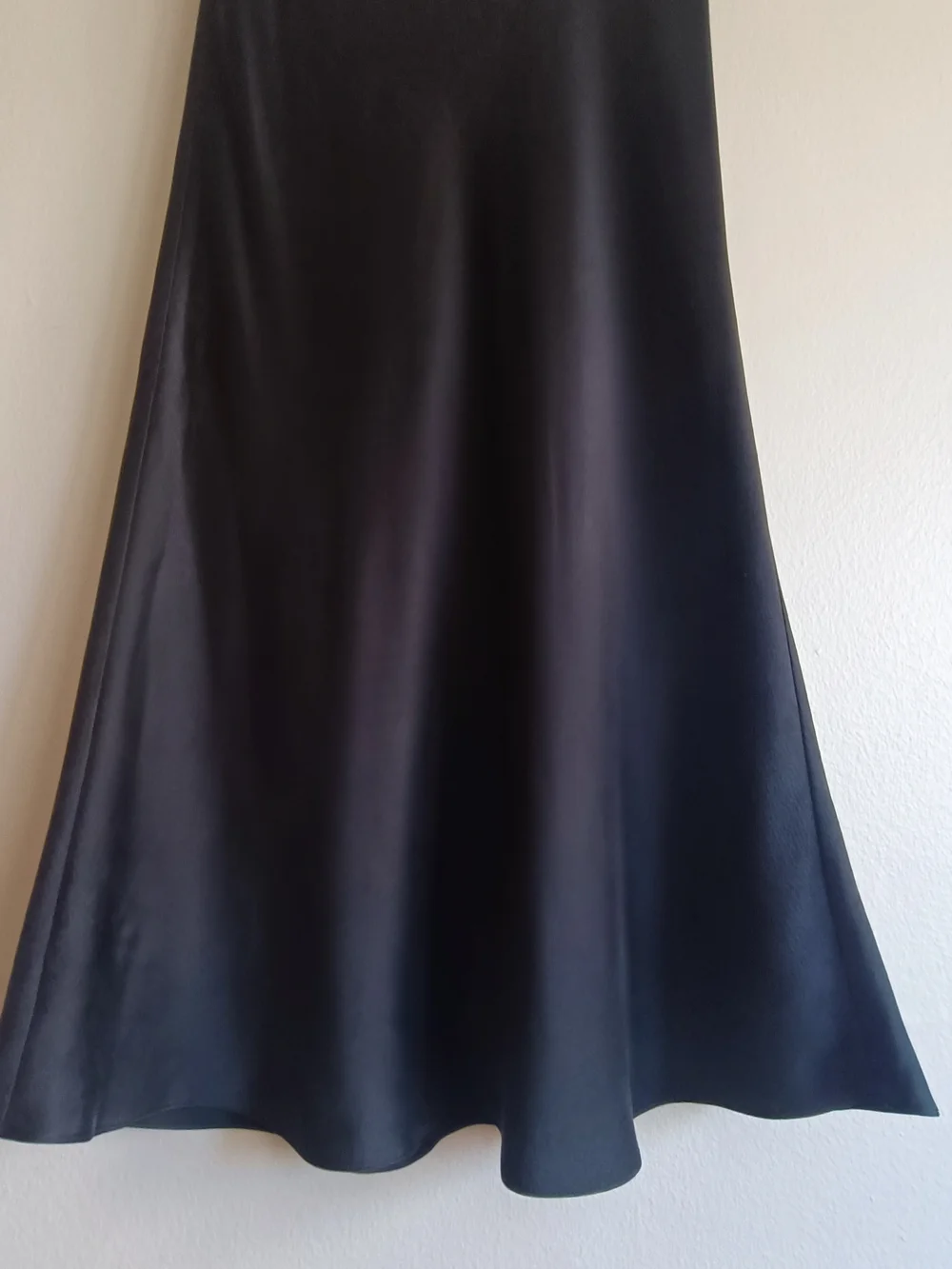 H&M Silk Line Black 100% Silk Midi Slip Skirt Elastic Waist Size 8 - Picture 3 of 13